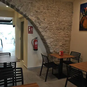 https://hostal-universitat.catalonia-hotels.com